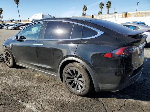 5YJXCBE29JF135587 2018 TESLA MODEL X - Image 2