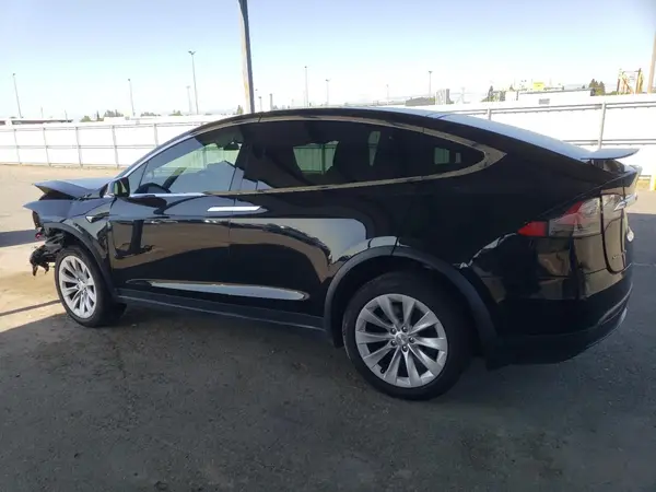 5YJXCBE29JF142748 2018 TESLA MODEL X - Image 2