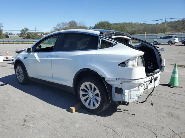 5YJXCBE29KF151600 2019 TESLA MODEL X - Image 2