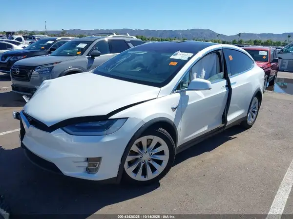 5YJXCBE29KF180207 2019 TESLA MODEL X - Image 2
