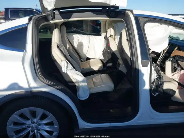 5YJXCBE29KF180207 2019 TESLA MODEL X - Image 8