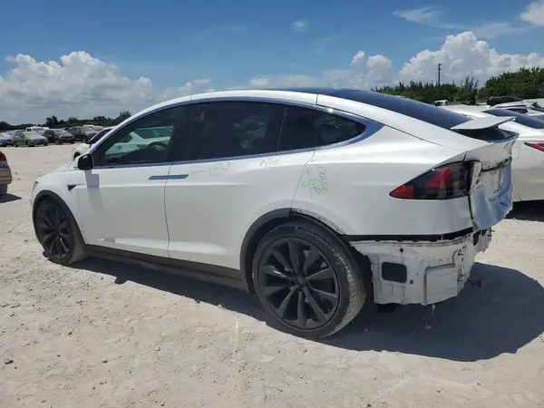 5YJXCBE29KF180661 2019 TESLA MODEL X - Image 2