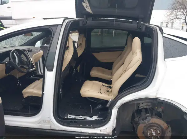 5YJXCBE2XGF008744 2016 TESLA MODEL X - Image 8