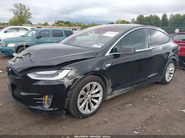 5YJXCBE2XGF008808 2016 TESLA MODEL X - Image 2