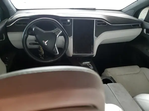5YJXCBE2XGF013703 2016 TESLA MODEL X - Image 8