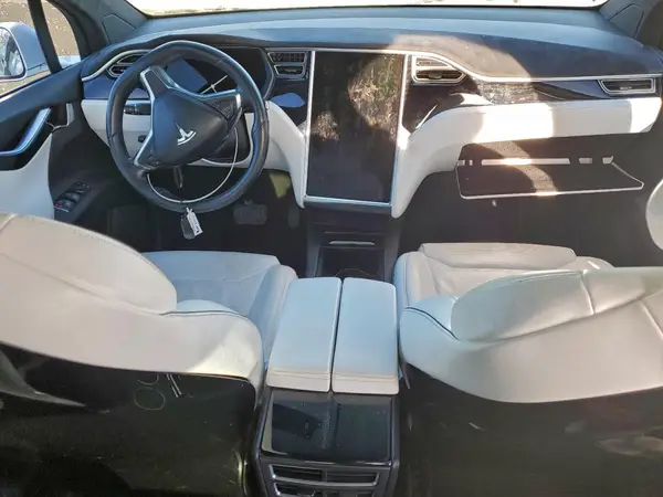 5YJXCBE2XGF016939 2016 TESLA MODEL X - Image 8
