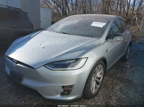 5YJXCBE2XGF017668 2016 TESLA MODEL X - Image 2