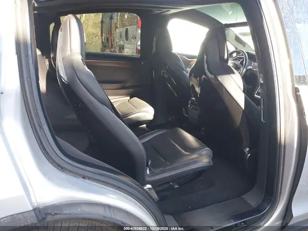 5YJXCBE2XGF017668 2016 TESLA MODEL X - Image 8