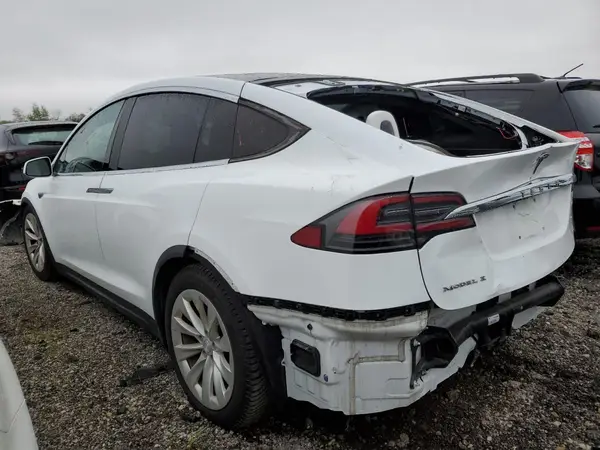5YJXCBE2XGF022028 2016 TESLA MODEL X - Image 2