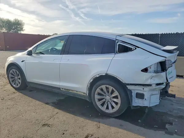 5YJXCBE2XGF027259 2016 TESLA MODEL X - Image 2