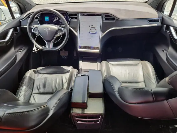 5YJXCBE2XGF027827 2016 TESLA MODEL X - Image 8