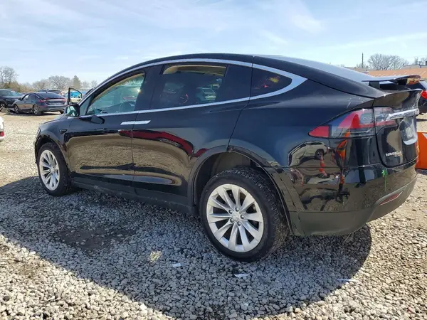 5YJXCBE2XGF028928 2016 TESLA MODEL X - Image 2