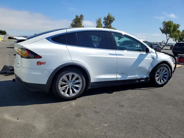 2017 TESLA MODEL X COPART lot 58469986 auction photo 3