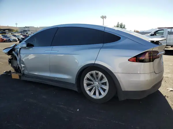5YJXCBE2XHF040451 2017 TESLA MODEL X - Image 2