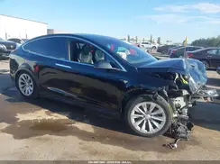 5YJXCBE2XHF054673 2017 TESLA MODEL X