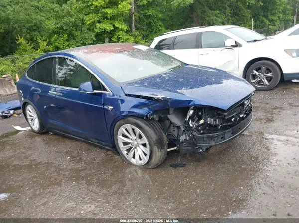 5YJXCBE2XHF060702 2017 TESLA MODEL X - Image 1