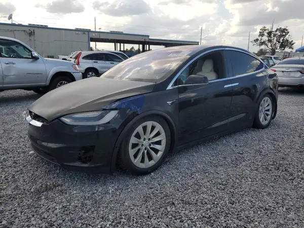 5YJXCBE2XHF060912 2017 TESLA MODEL X - Image 1