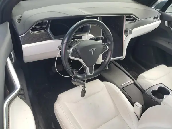 5YJXCBE2XHF060912 2017 TESLA MODEL X - Image 8