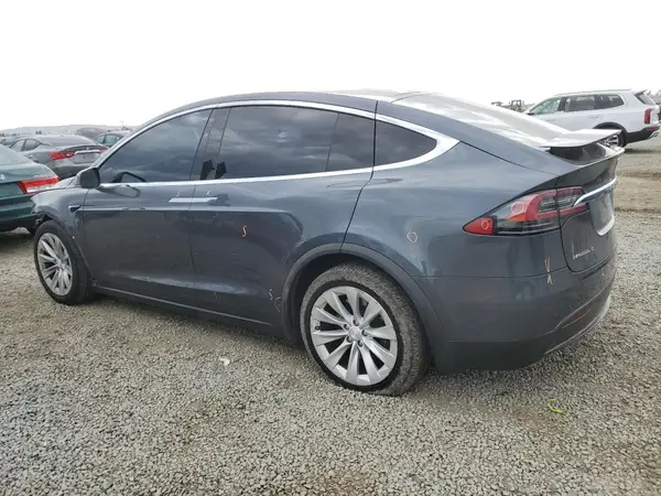 5YJXCBE2XHF066029 2017 TESLA MODEL X - Image 2