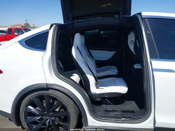 5YJXCBE2XHF067391 2017 TESLA MODEL X - Image 8
