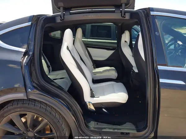 5YJXCBE2XHF068010 2017 TESLA MODEL X - Image 8
