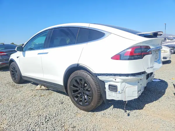 5YJXCBE2XHF076169 2017 TESLA MODEL X - Image 2