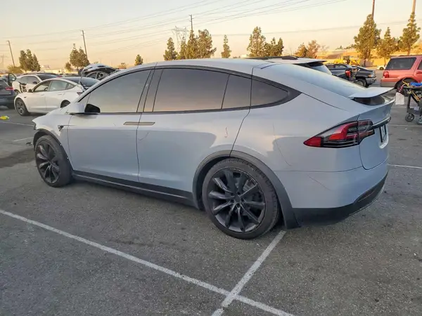5YJXCBE2XJF101366 2018 TESLA MODEL X - Image 2