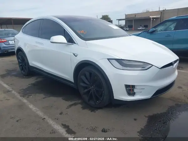 5YJXCBE2XJF104106 2018 TESLA MODEL X - Image 1