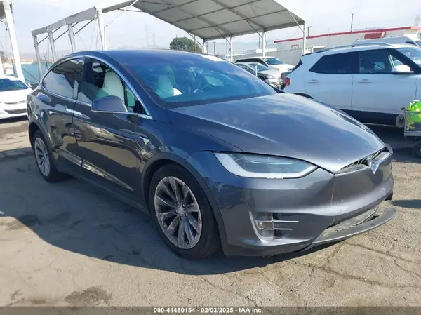 5YJXCBE2XJF111959 2018 TESLA MODEL X - Image 1