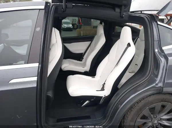 5YJXCBE2XJF115607 2018 TESLA MODEL X - Image 8