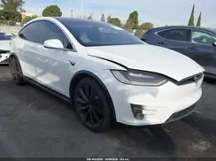 5YJXCBE2XJF121293 2018 TESLA MODEL X