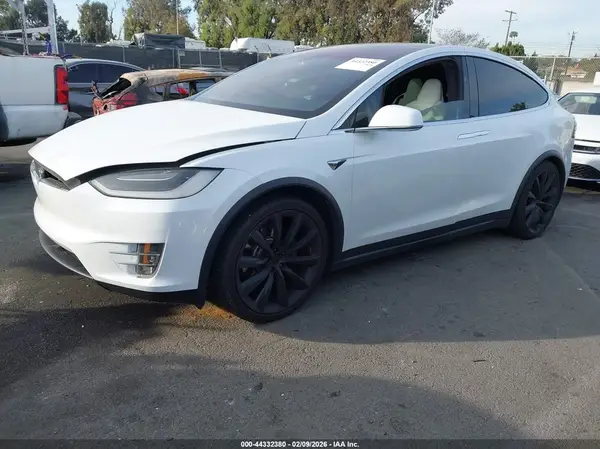 5YJXCBE2XJF121293 2018 TESLA MODEL X - Image 2