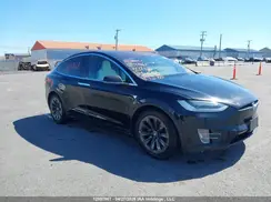 5YJXCBE2XJF137140 2018 TESLA MODEL X