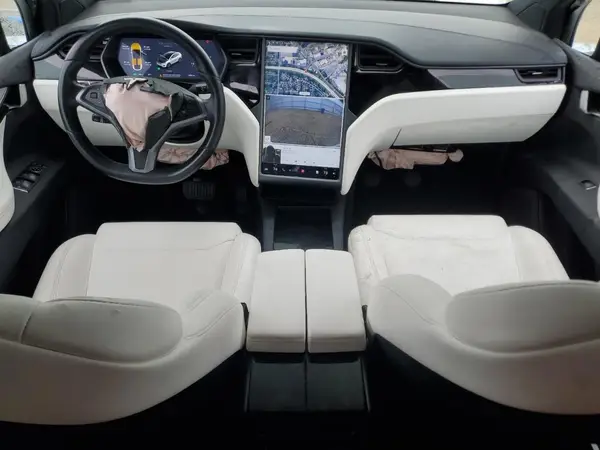 5YJXCBE2XJF141026 2018 TESLA MODEL X - Image 8