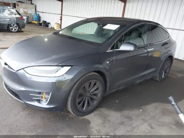 5YJXCBE2XKF152741 2019 TESLA MODEL X - Image 2