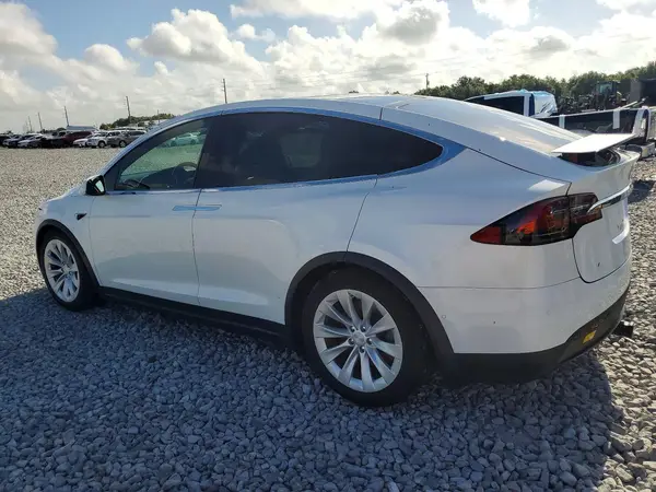 5YJXCBE2XKF197713 2019 TESLA MODEL X - Image 2