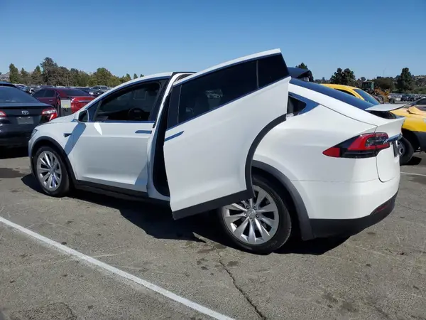 5YJXCBE2XKF205602 2019 TESLA MODEL X - Image 2