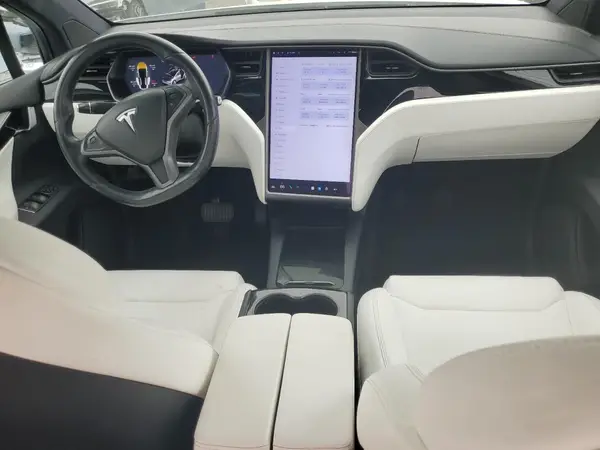 5YJXCBE2XKF214218 2019 TESLA MODEL X - Image 8