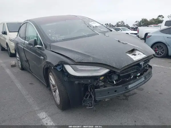 5YJXCBE2XLF244787 2020 TESLA MODEL X - Image 1