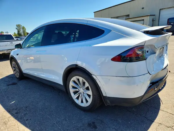 5YJXCBE2XMF321630 2021 TESLA MODEL X - Image 2