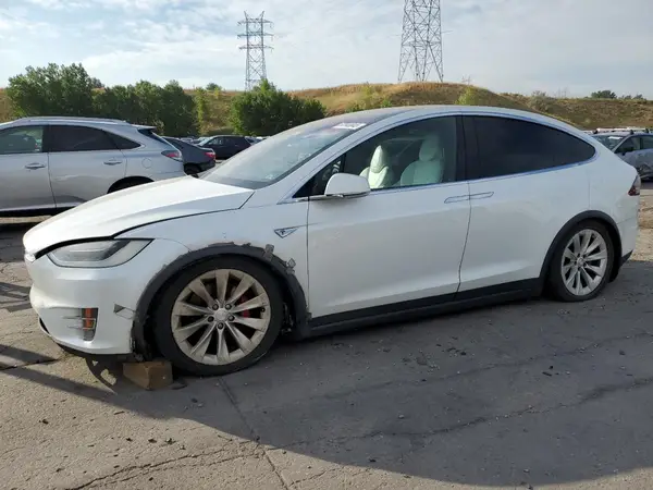5YJXCBE40GF000556 2016 TESLA MODEL X - Image 1