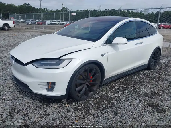 5YJXCBE40GF008995 2016 TESLA MODEL X - Image 2
