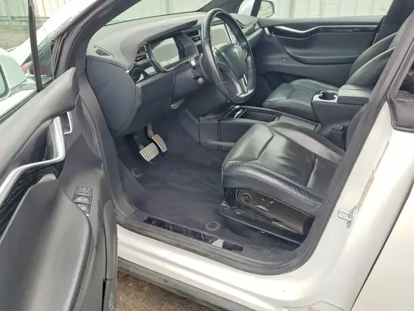 5YJXCBE40GF008995 2016 TESLA MODEL X - Image 8