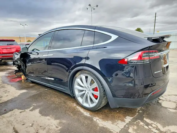 5YJXCBE40HF051766 2017 TESLA MODEL X - Image 2