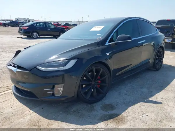 5YJXCBE40HF077672 2017 TESLA MODEL X - Image 2