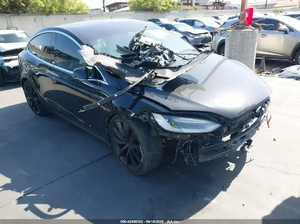 5YJXCBE40JF113060 2018 TESLA MODEL X - Image 1