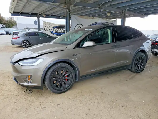 5YJXCBE41GF000677 2016 TESLA MODEL X - Image 1