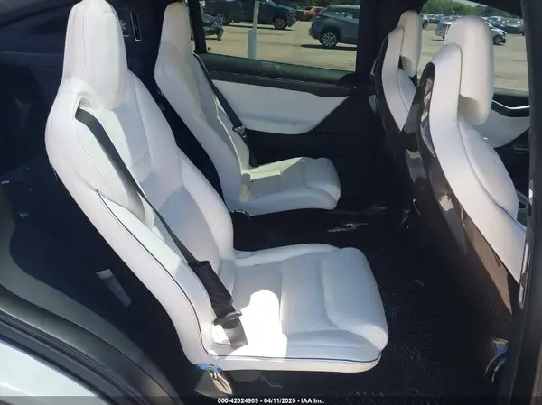 5YJXCBE41GF016264 2016 TESLA MODEL X - Image 8