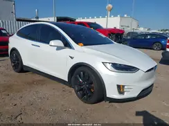 5YJXCBE41JF081168 2018 TESLA MODEL X