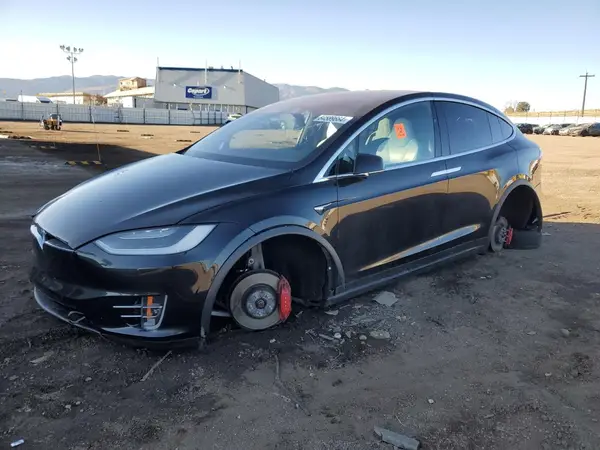 5YJXCBE41JF090713 2018 TESLA MODEL X - Image 1